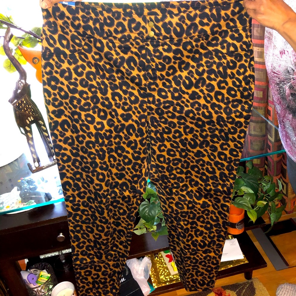 Leopard capris (Leopard print)